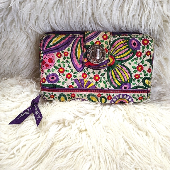 Vera Bradley Viva la Vera large Multicolored quilted floral continental Wallet - Picture 1 of 7
